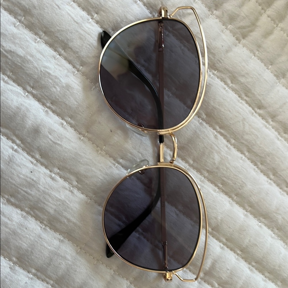 Stylish Gold Frame Sunglasses